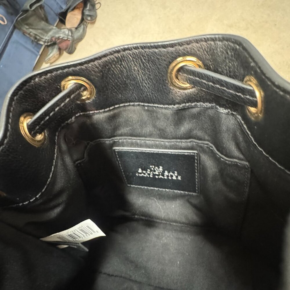 Marc Jacobs Black Leather Mini Bucket Bag Crossbody Gold Hardware – EUC - Picture 5 of 6